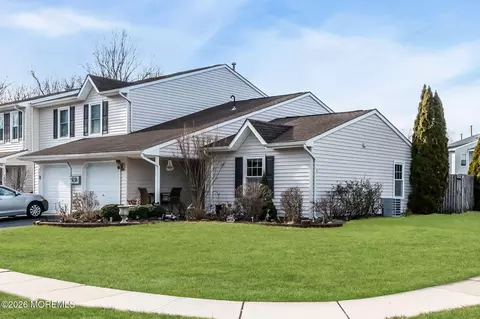 1 Breakwater Sq, Freehold, NJ 07728