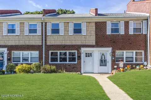 131 Briar Mills Dr, Brick, NJ 08724