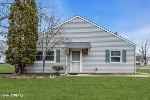 24 S Seas Ct, Barnegat, NJ 08005