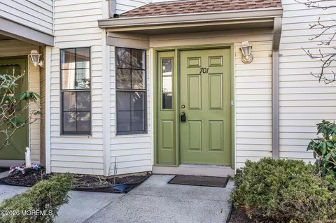 701 Sunshine Ct #701, Parlin, NJ 08859
