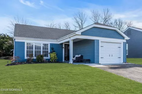 5 Elmswell Ave, Manchester, NJ 08759