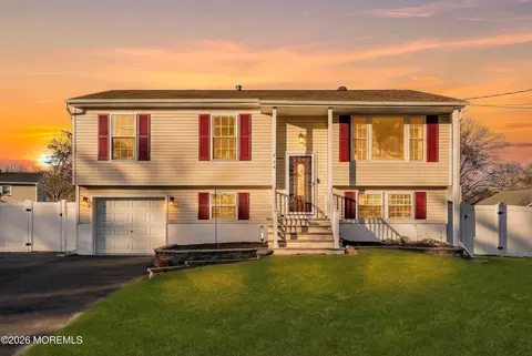 636 Hill Rd, Toms River, NJ 08753