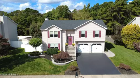 20 Netty St, Howell, NJ 07731