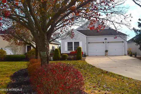 63 Lookout Dr, Manahawkin, NJ 08050