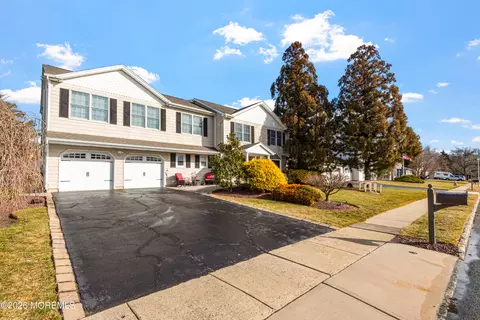 6 Surrey Dr, Old Bridge, NJ 08857