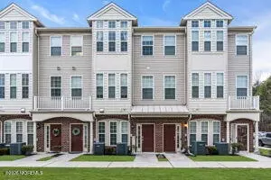 3 Kyle Dr, Tinton Falls, NJ 07712