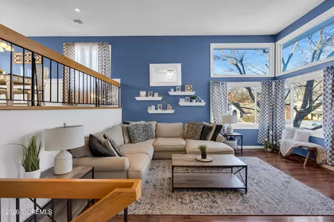 7 Apache Dr, Toms River, NJ 08753