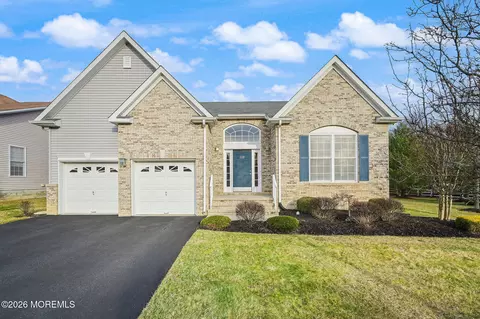 220 Everton Blvd, Marlboro, NJ 07746