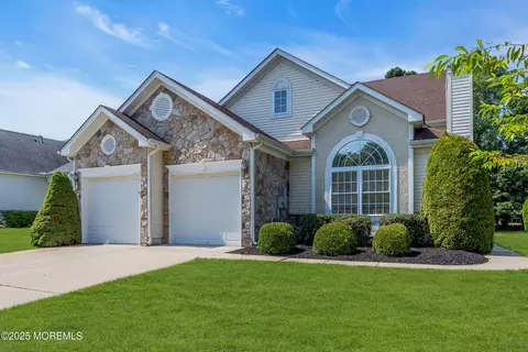 16 Belmar Blvd, Waretown, NJ 08758