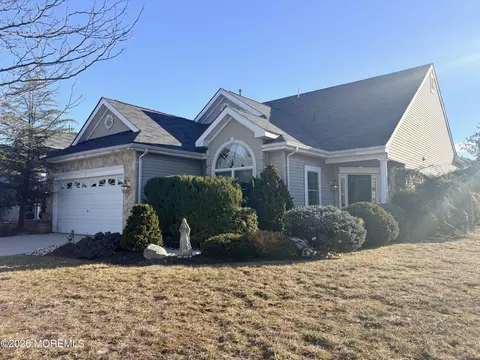 12 Blackmoor Dr, Jackson, NJ 08527