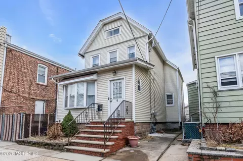 6 Lincoln Pl, East Rutherford, NJ 07073