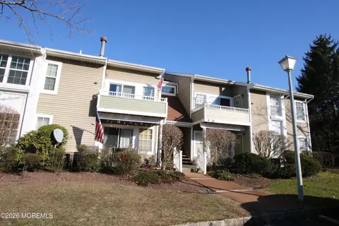 9 Crop Ct, Tinton Falls, NJ 07753