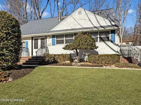 5 Sandalwood Dr, East Brunswick, NJ 08816
