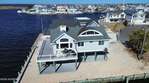351 W Bayview Dr, Lavallette, NJ 08735