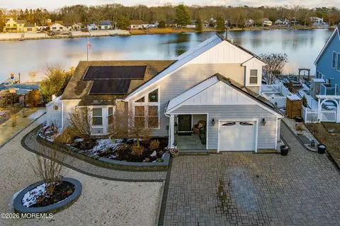 261 Timberlake Dr, Manahawkin, NJ 08050