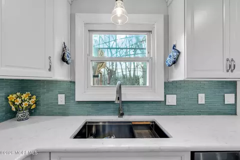 Kitchen - 13 Dunbarton Rd, Jackson, NJ 08527 photo 4 of 5
