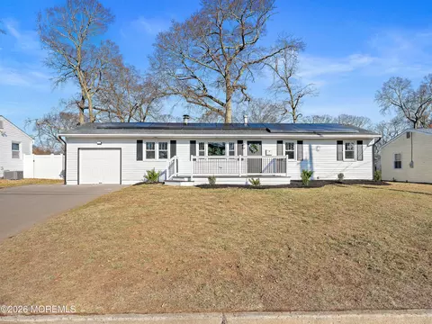 43 Harborage Ave, Bayville, NJ 08721