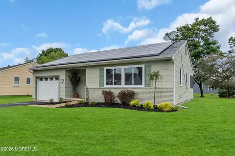 12 Norfolk Dr, Berkeley, NJ 08721