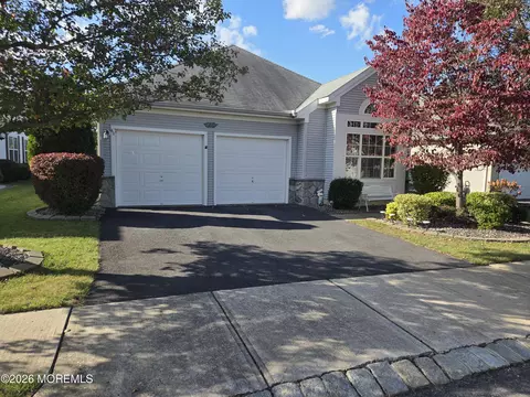 80 Halsted Dr, Manchester, NJ 08759