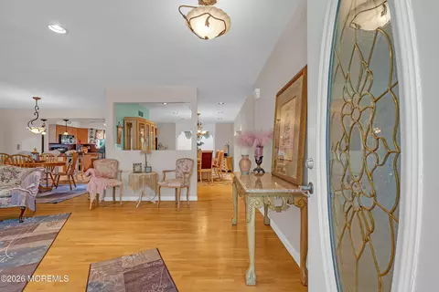 2 Apache Dr, Toms River, NJ 08753