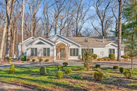 184 Smithburg Rd, Manalapan, NJ 07726