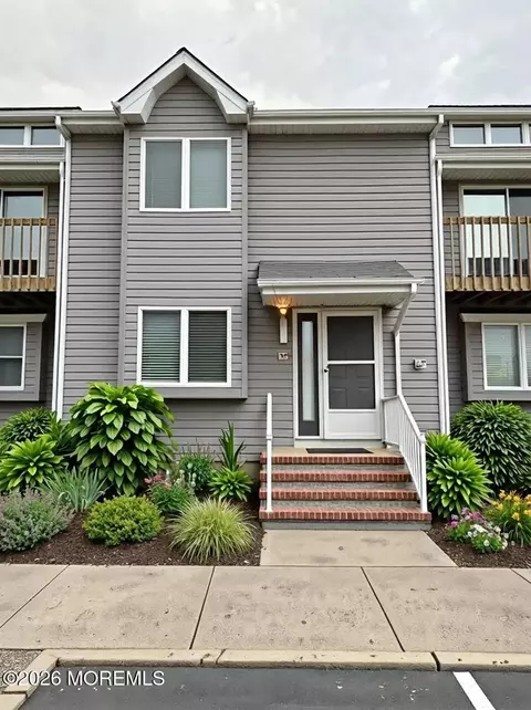 661 Ellicott Ave #103, Toms River, NJ 08753