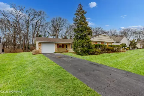 120 Andover Ln, Matawan, NJ 07747