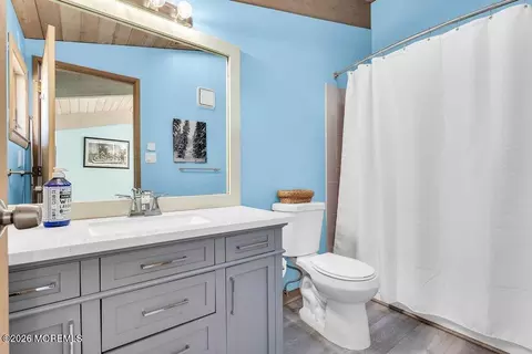 Bath - 1208 Gannet Ct, Forked River, NJ 08731 photo 4 of 4