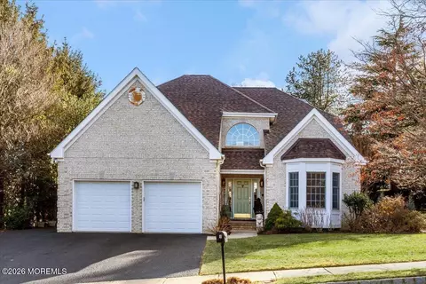 1 Spinaker Ln, Red Bank, NJ 07701