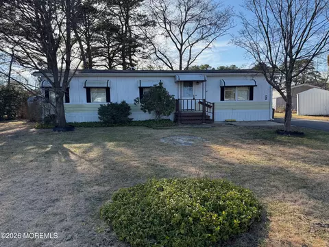 4 Wren Ct, Manchester, NJ 08759
