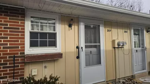 35 Cambridge Ct # F, Lakewood, NJ 08701