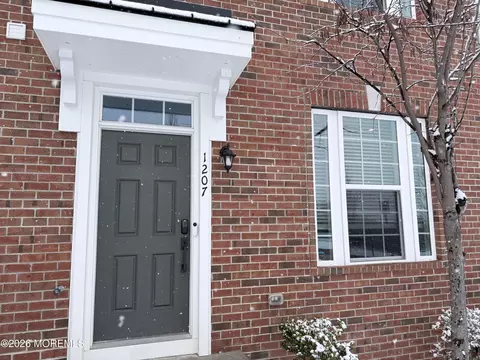 1207 English Ln #1207, Parlin, NJ 08859