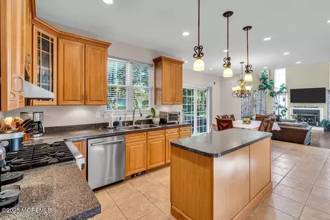 Kitchen - 24 Conor Rd, Jackson, NJ 08527 photo 6 of 7