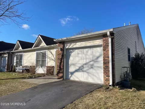 42 Buttonwood Ct, Lakewood, NJ 08701