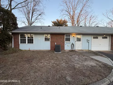 1237 Hamilton Ct # B, Lakewood, NJ 08701