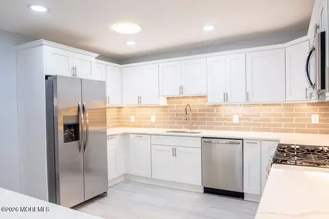9 Cypress St # D, Toms River, NJ 08757