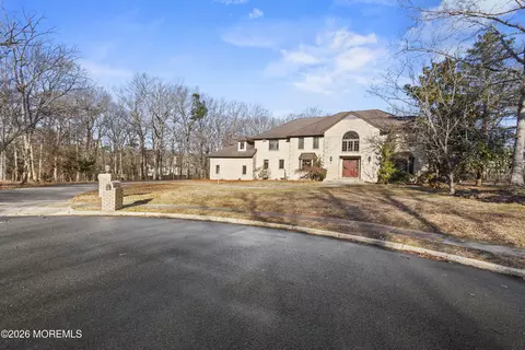 305 Woodview Ct, Toms River, NJ 08755