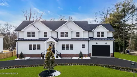 70 Valley Dr E, Atlantic Highlands, NJ 07716
