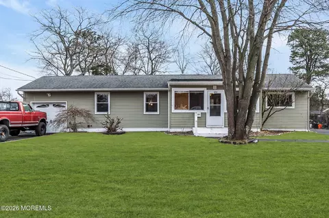 252 Ashwood Dr, Brick, NJ 08723