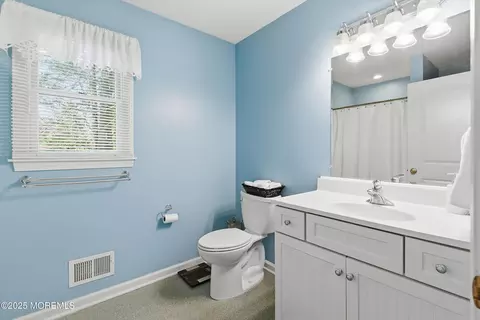 Bath - 1105 Shore Dr, Brielle, NJ 08730 photo 4 of 5