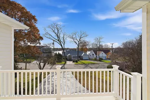Exterior - 1105 Shore Dr, Brielle, NJ 08730 photo 3 of 5