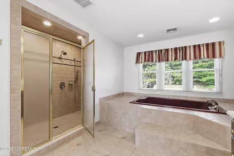 Bath - 1105 Shore Dr, Brielle, NJ 08730 photo 2 of 5