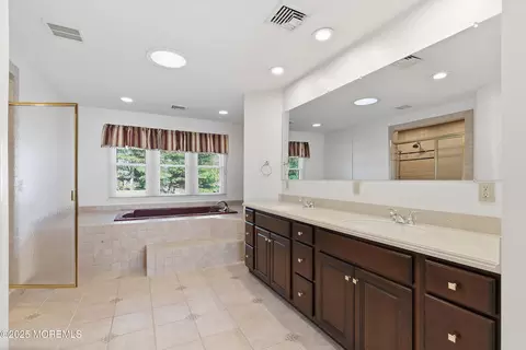 Bath - 1105 Shore Dr, Brielle, NJ 08730 photo 1 of 5