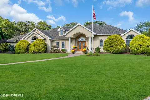 481 Eagle Point Dr, Toms River, NJ 08753