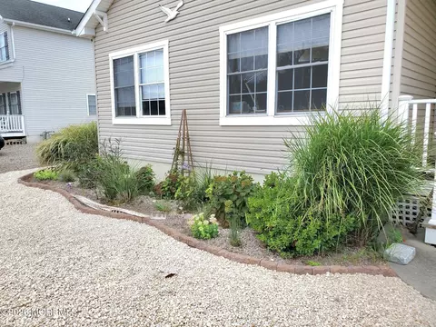 1609 Tamiami Rd, Forked River, NJ 08731