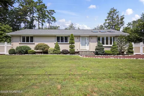 25 Maple St, Spotswood, NJ 08884