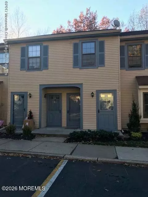 292 Gloucester Ct, Aberdeen, NJ 07747