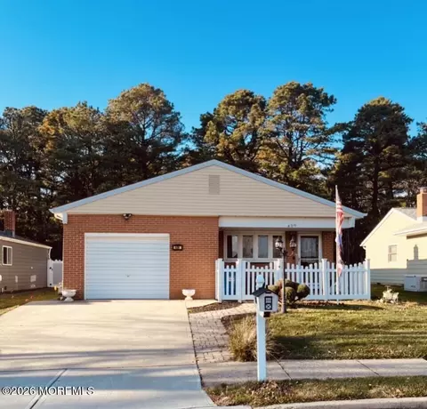 409 Costa Mesa Dr, Toms River, NJ 08757