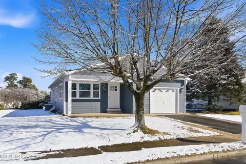 15 Davenport Rd W, Toms River, NJ 08757