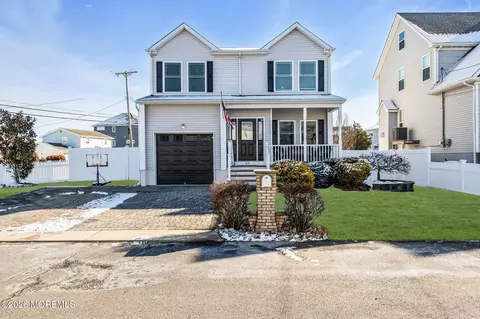43 Cattus St, Toms River, NJ 08753
